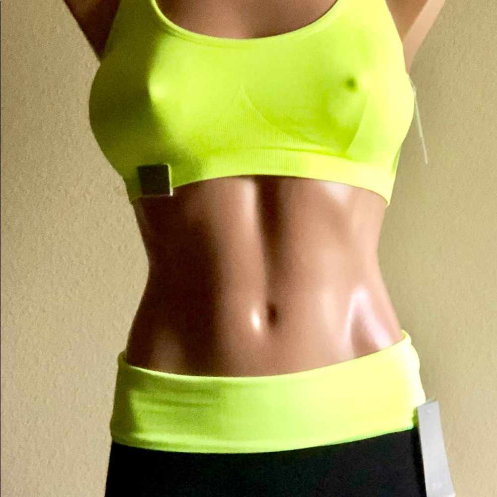 NEW 2Pc Sports Bra and Cropped legging Set